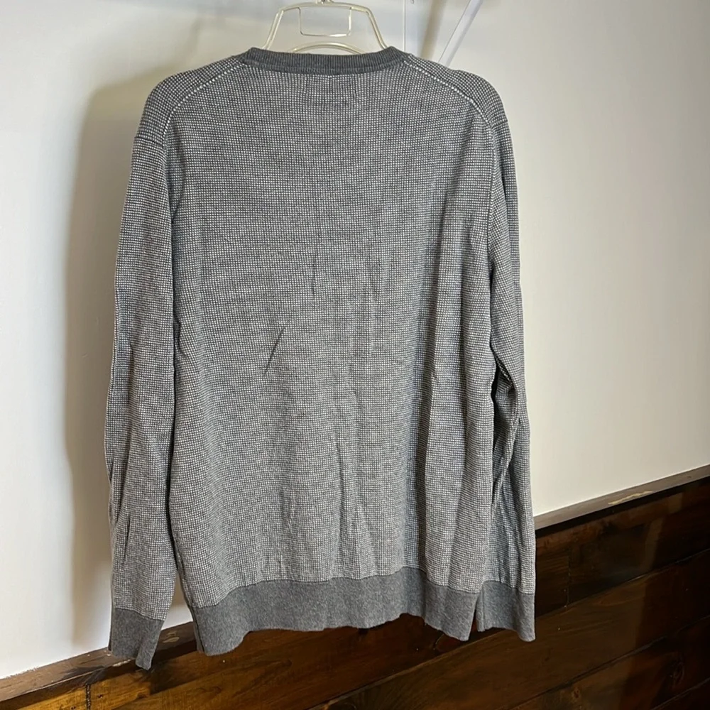 Banana Republic Gray Crewneck Sweater-‎ L